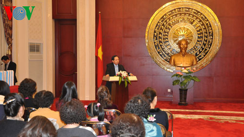 Вьетнамцы за границей встречают Новый год по лунному календарю